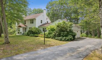6 Beechwood Ln, Falmouth, ME 04105