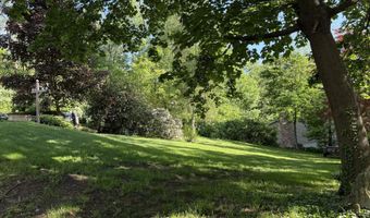 2807 Edgewood Dr, Altoona, PA 16602