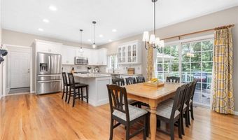11 Prides Crossing Ln, North Kingstown, RI 02874