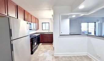 735 N Swift Rd 102, Addison, IL 60101