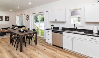 926 23rd Pl, Des Moines, IA 50312