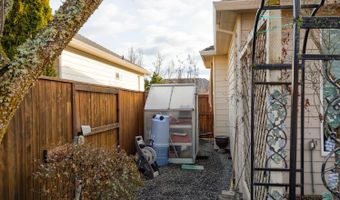 887 St Andrews Way, Eagle Point, OR 97524