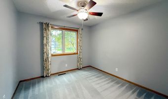 5327 Norris St, Ames, IA 50014