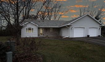 3543 N WELLINGTON Dr, Appleton, WI 54911