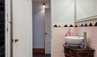 301 E McKinley Ave, Apache, OK 73006