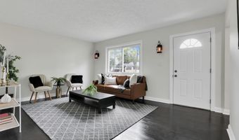 3832 Laguna Dr, Columbus, OH 43232