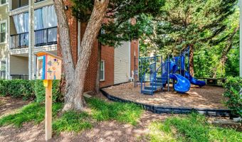 3309 WYNDHAM Cir 1180, Alexandria, VA 22302