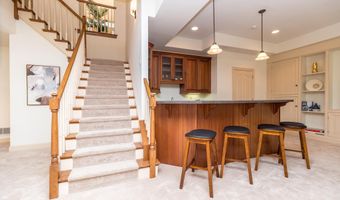 5812 HICKORY HOLLOW Ln, Doylestown, PA 18902
