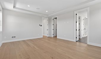 881 N MANCHESTER St, Arlington, VA 22205