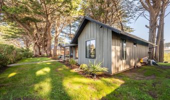 390 4TH St SW, Bandon, OR 97411