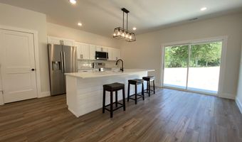 16 Trinton Ave, Bedford, IN 47421