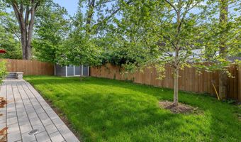 414 N MONROE St, Arlington, VA 22201