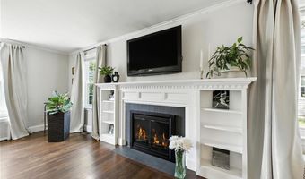 21 Don Ave, East Providence, RI 02916