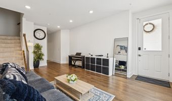 42597 NUBBINS Ter, Ashburn, VA 20147