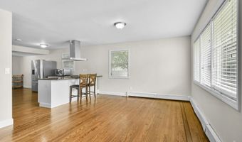 198 Macon Dr, Bridgeport, CT 06606