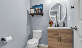 808 Beach Ave, Beachwood, NJ 08722