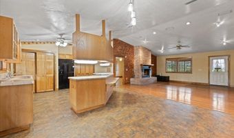 6351 2nd Ln, Bell, FL 32619