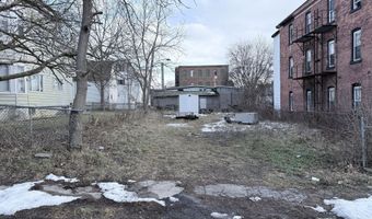8 Yeoman St, Amsterdam, NY 12010