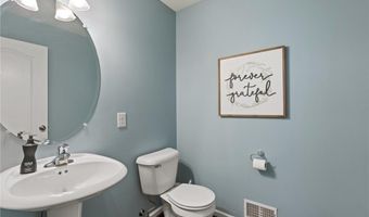 301 Redclover Ln, Allentown, PA 18104