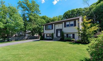 42 Seminole Trl, Cranston, RI 02921