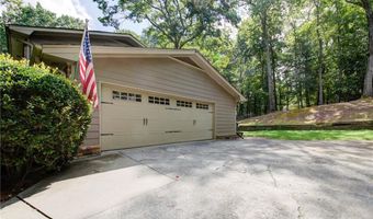 835 Lakeshore Dr NW, Berkeley Lake, GA 30096