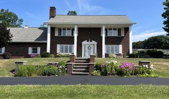 329 Breezy Country Ln, Altoona, PA 16601