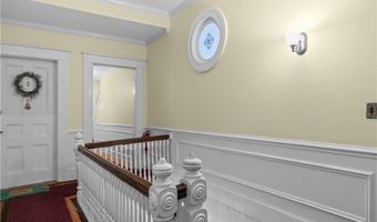 46 CHASTELLUX Ave M6, Newport, RI 02840