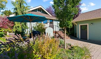 827 NW Delaware Ave, Bend, OR 97703