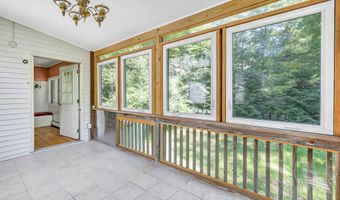 13 Hoyt Rd, Bethel, CT 06801