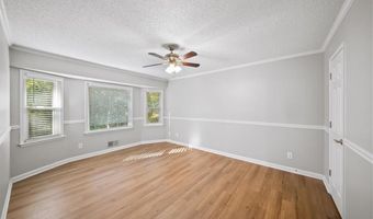 1528 Oakleaf Dr, Auburn, GA 30011