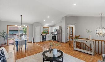 5809 126th St W, Apple Valley, MN 55124