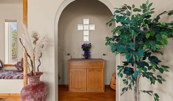 650 Barnett Dr, Bosque Farms, NM 87068