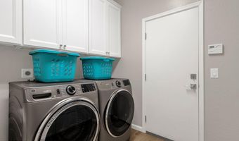 2933 W Owens Way, Anthem, AZ 85086