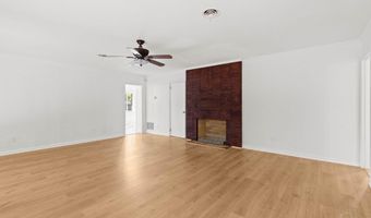 402 E Poplar St, Atmore, AL 36502