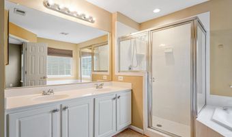 43191 RIDERS Sq, Broadlands, VA 20148
