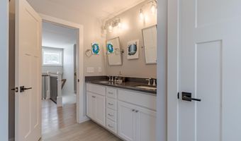 22 Sunrise Cir, Auburn, NH 03032