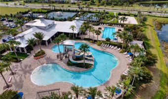 6136 VOYAGERS Pl, Apollo Beach, FL 33572