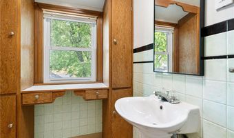 902 11th Ave SW, Austin, MN 55912