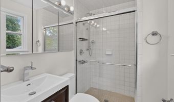 6035 CHATSWORTH Ln, Bethesda, MD 20814
