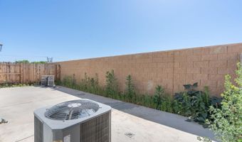 6421 Maple Leaf Ln, Riverbank, CA 95367