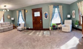 1113 10Th St, Aurora, NE 68818