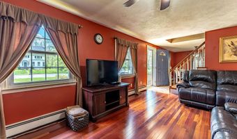 34 Oakhill Ave, Attleboro, MA 02703