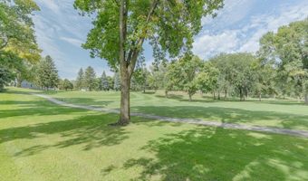 932 Emerald Pines Dr, Arnolds Park, IA 51331