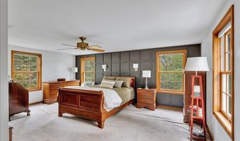 28 Loudon Pkwy, Albany, NY 12211