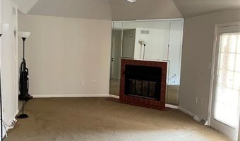 138 Charter Oaks Dr B, Amherst, NY 14228