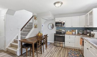 1420 N OWAISSA St, Appleton, WI 54911