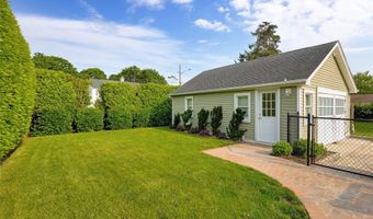 11 Anita Pl, Amityville, NY 11701