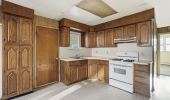 98 W 49TH St, Bayonne, NJ 07002