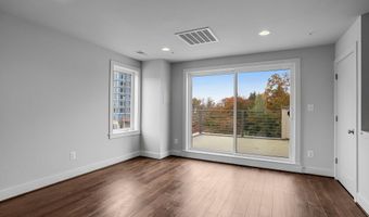 6940 ROCKLEDGE Dr, Bethesda, MD 20817