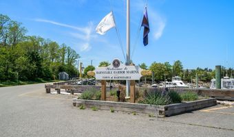 50 0 Indian Trl, Barnstable, MA 02630